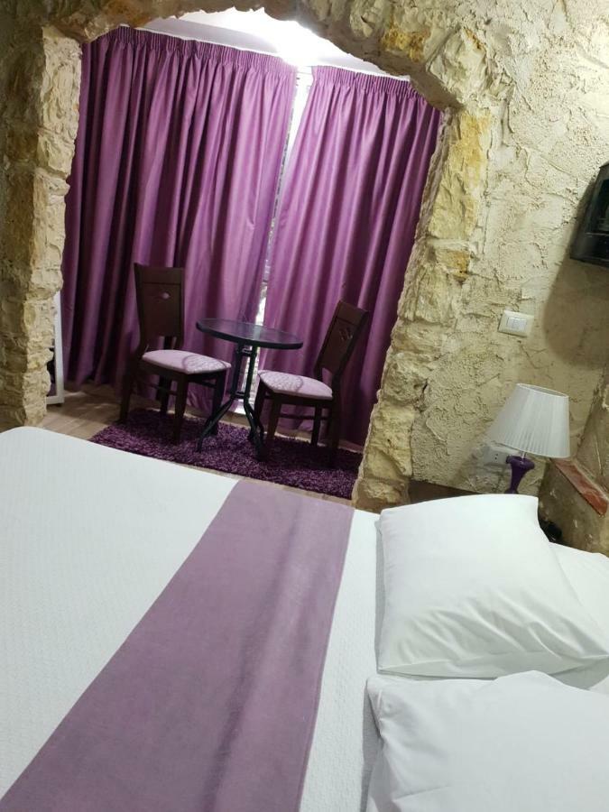 Ahiram Hotel Byblos Exteriör bild